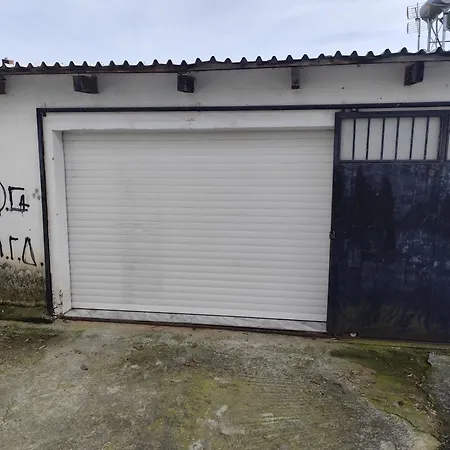 Jennys Vintage - Motorcycle Friendly *