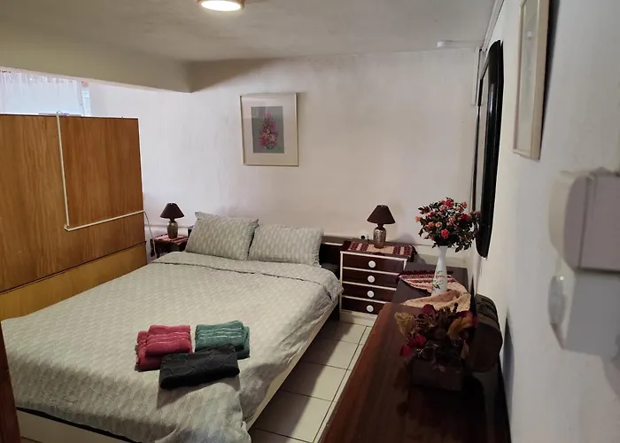 Jennys Vintage - Motorcycle Friendly *